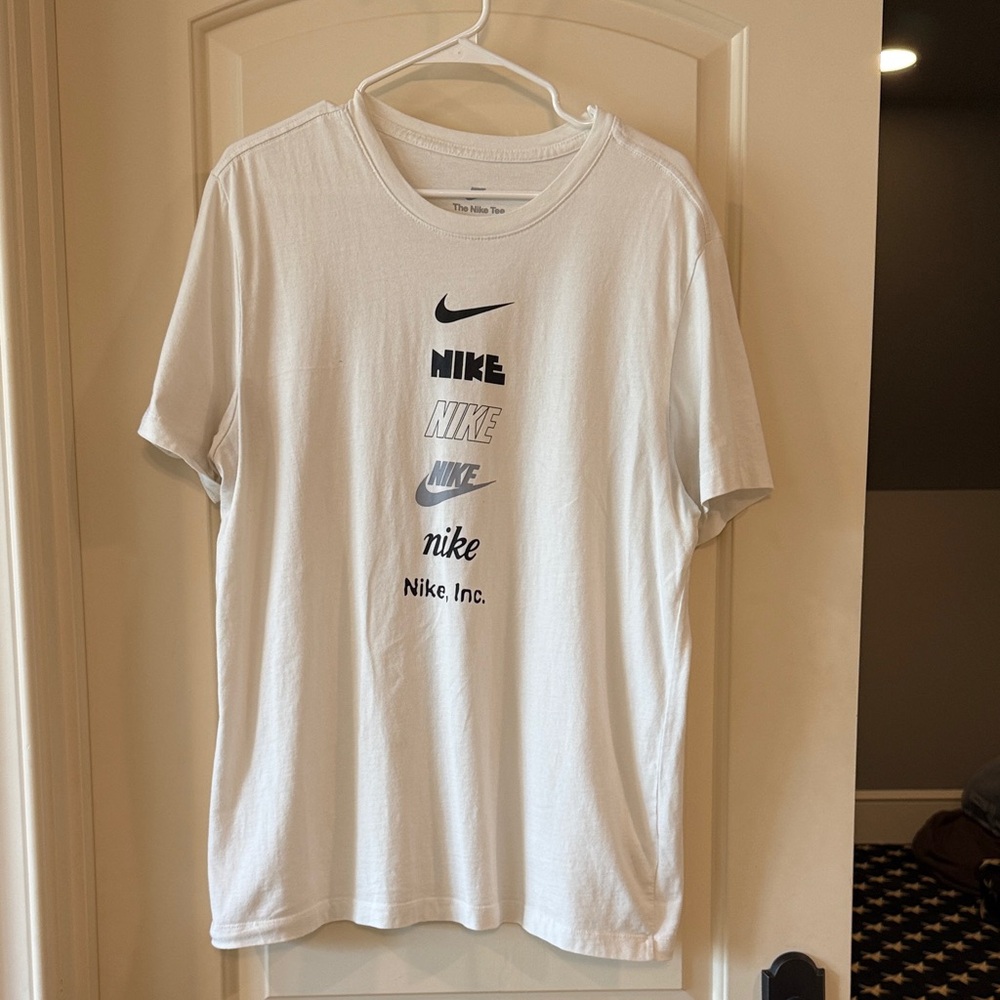 NWOT White Nike Tee Large